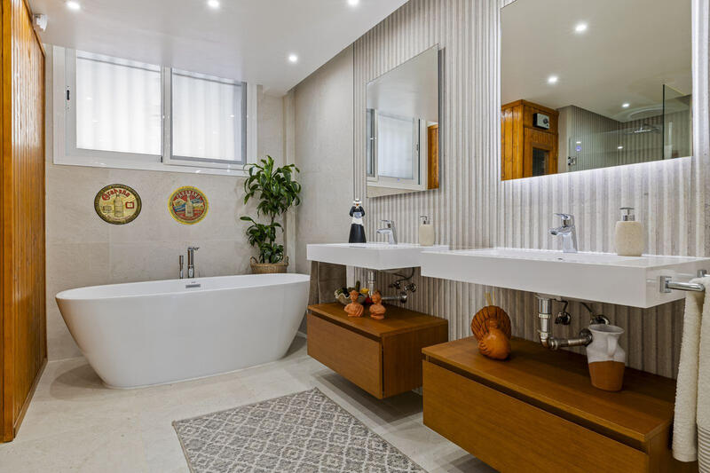 4 slaapkamer Gezinswoning Te koop