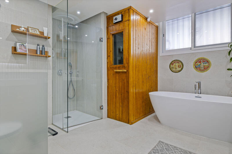 4 slaapkamer Gezinswoning Te koop