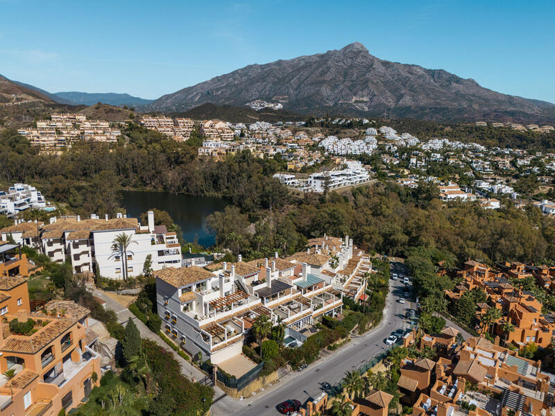 квартира продается в Nueva Andalucia, Málaga