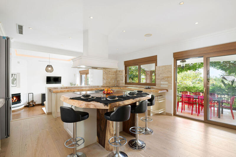 6 bedroom Villa for sale