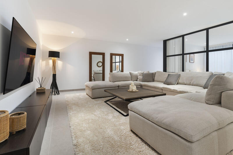 6 bedroom Villa for sale