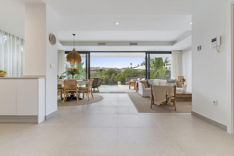 6 bedroom Villa for sale