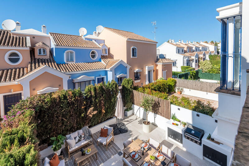 городская тюрьма продается в Nueva Andalucia, Málaga
