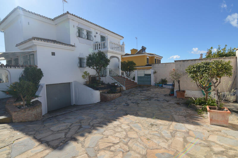 5 bedroom Villa for sale