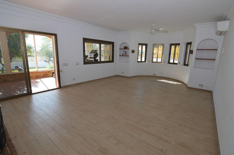 5 bedroom Villa for sale