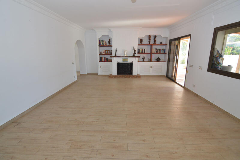 5 bedroom Villa for sale