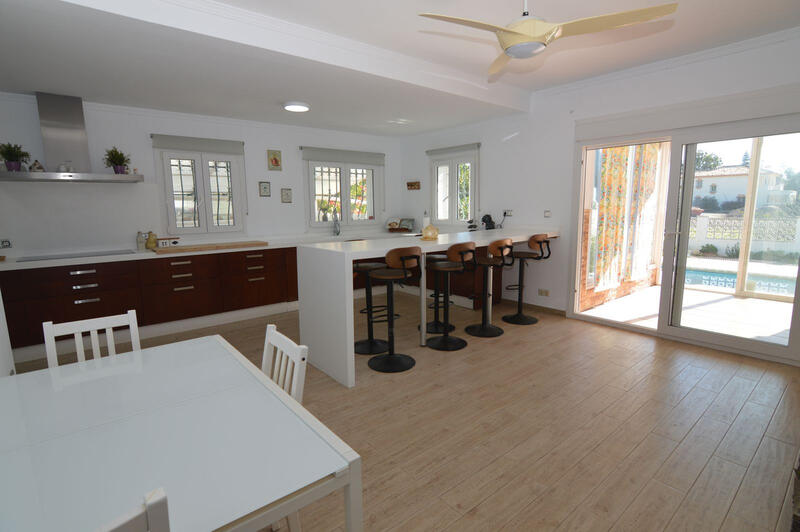 5 bedroom Villa for sale