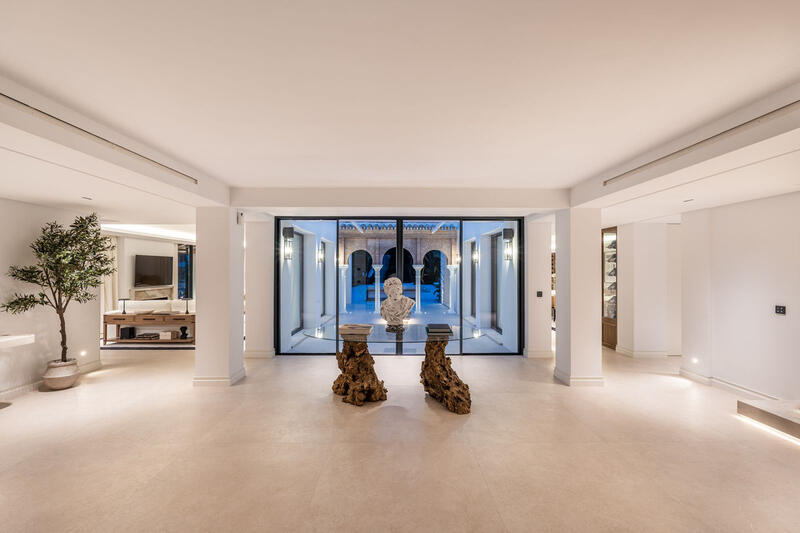 5 bedroom Villa for sale