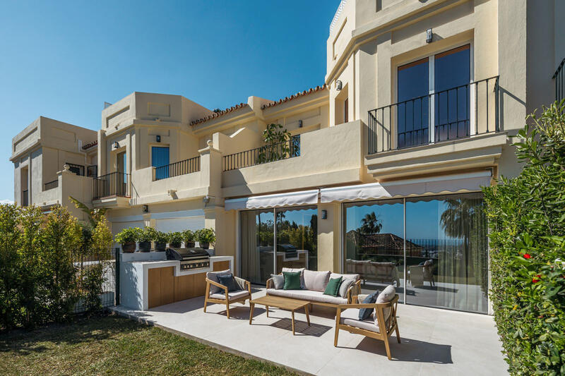 Townhouse for sale in Benahavis, Málaga