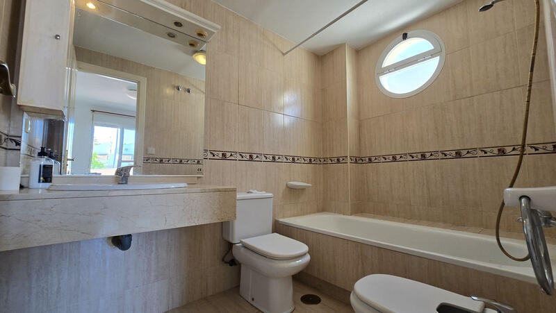 3 bedroom Apartment for sale