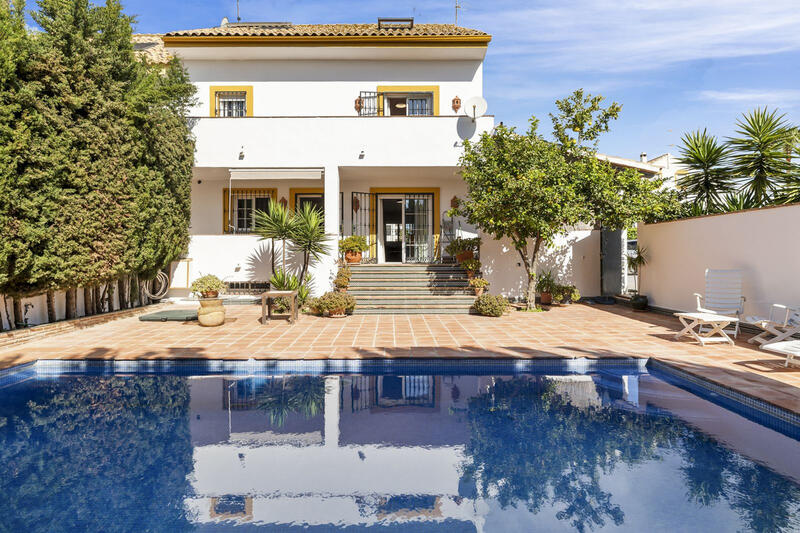 Maison de Ville à vendre dans San Pedro de Alcantara, Málaga
