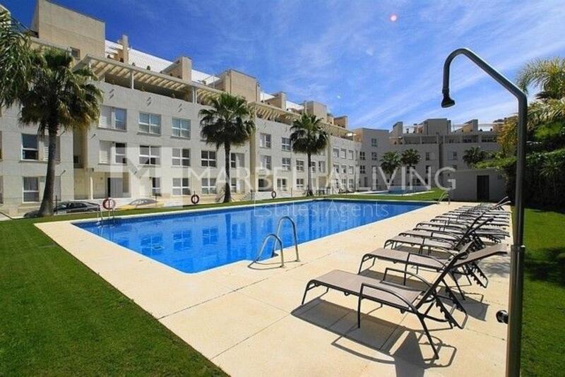 Apartment for sale in Nueva Andalucia, Málaga