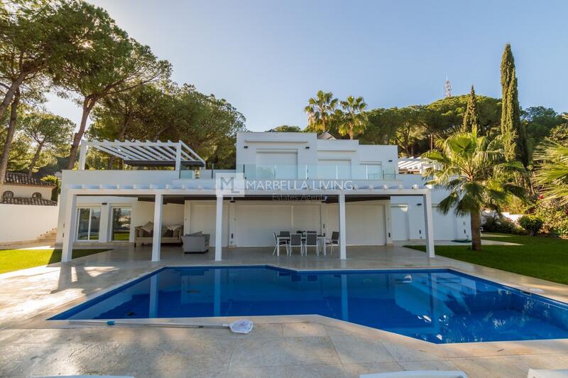 Villa til salg i Nueva Andalucia, Málaga