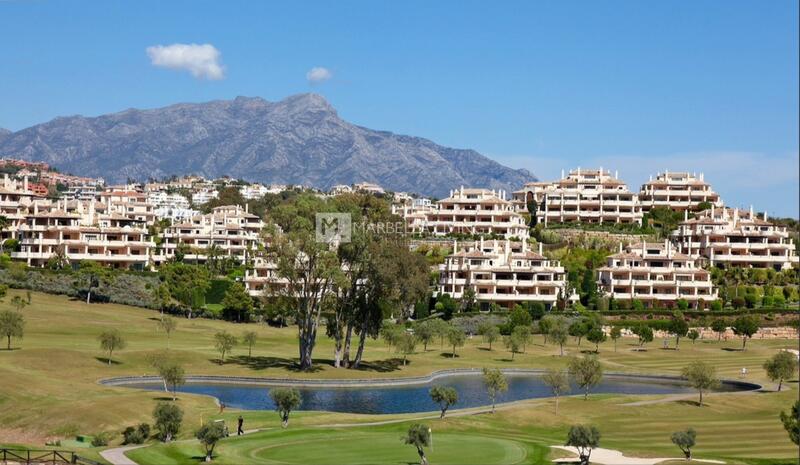 Apartamento en venta en Benahavis, Málaga
