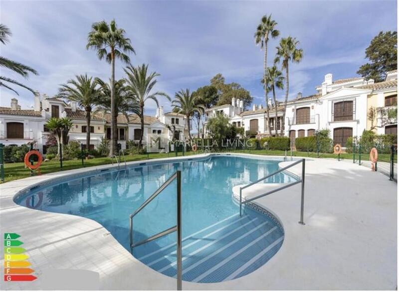 вилла в долгосрочную аренду в Estepona, Málaga