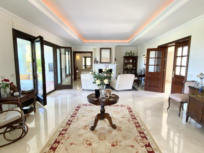 5 bedroom Villa for sale