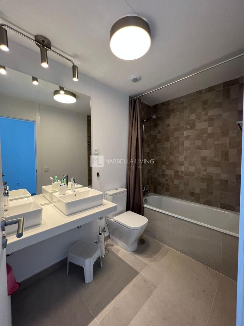 3 bedroom Apartment for Long Term Rent