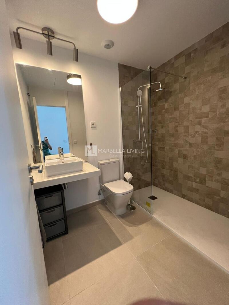 3 bedroom Apartment for Long Term Rent