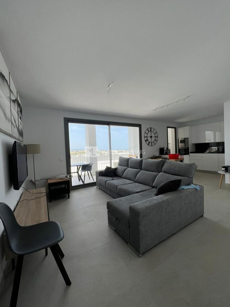 3 bedroom Apartment for Long Term Rent