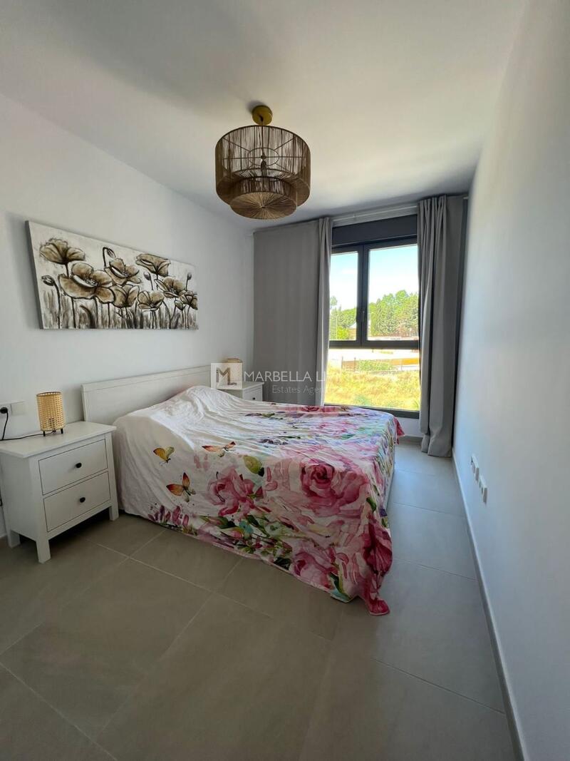 3 bedroom Apartment for Long Term Rent