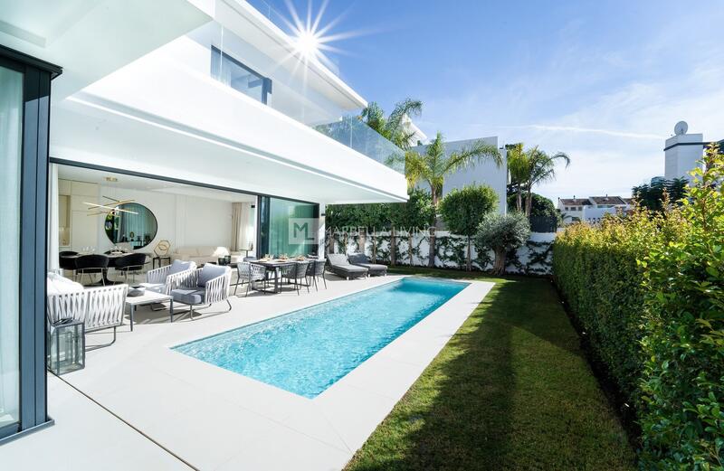 4 bedroom Villa for Long Term Rent