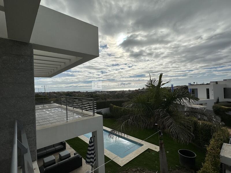3 bedroom Villa for Long Term Rent