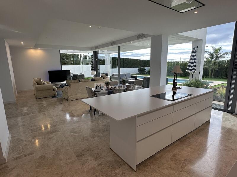 3 bedroom Villa for Long Term Rent