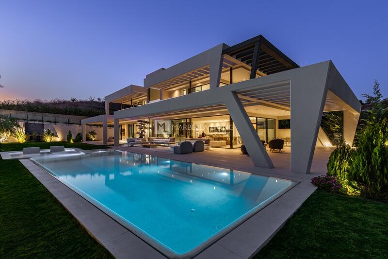 вилла продается в Nueva Andalucia, Málaga