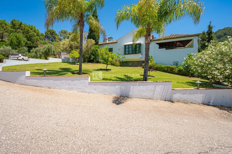 10 bedroom Villa for sale