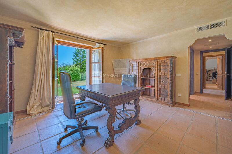 10 bedroom Villa for sale