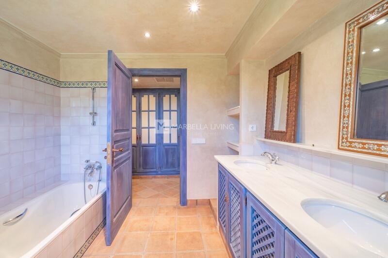 10 bedroom Villa for sale