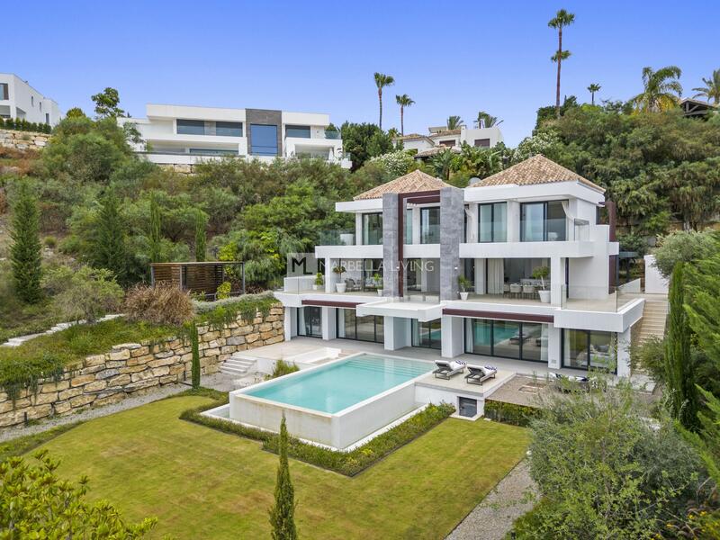 Villa for Short Term Rent in Benahavis, Málaga