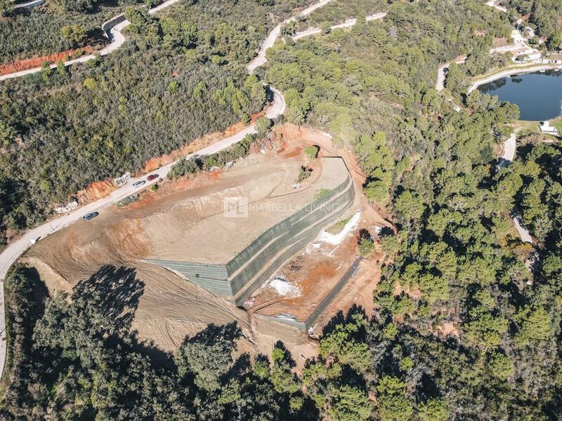 Land for sale in Benahavis, Málaga