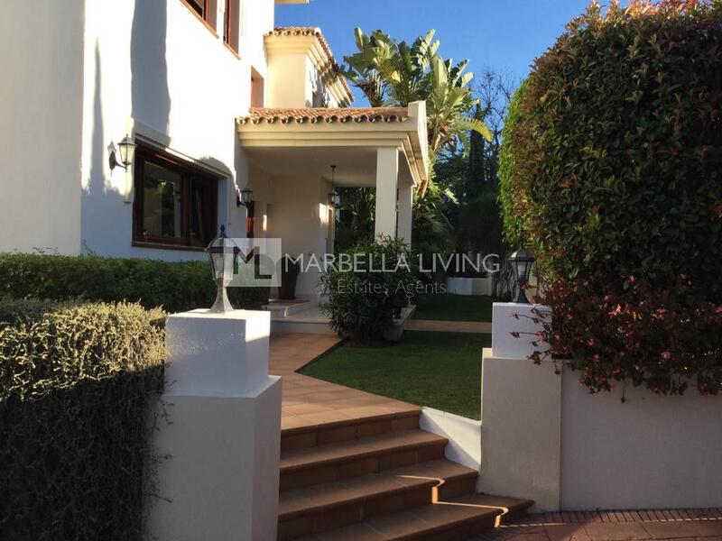 6 Cuarto Villa en venta