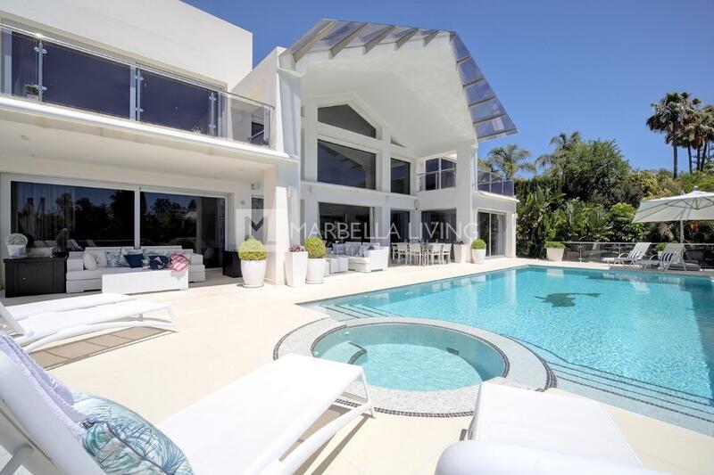 Villa til salg i Nueva Andalucia, Málaga