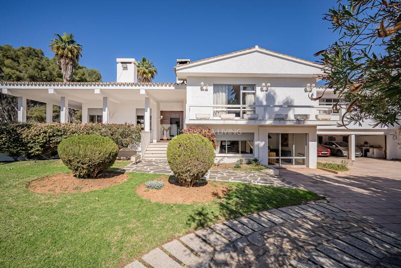 7 bedroom Villa for sale