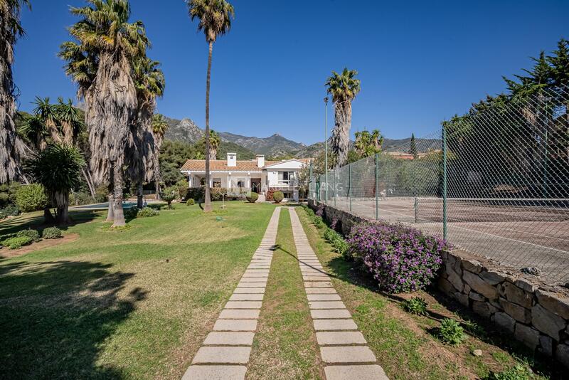 7 bedroom Villa for sale