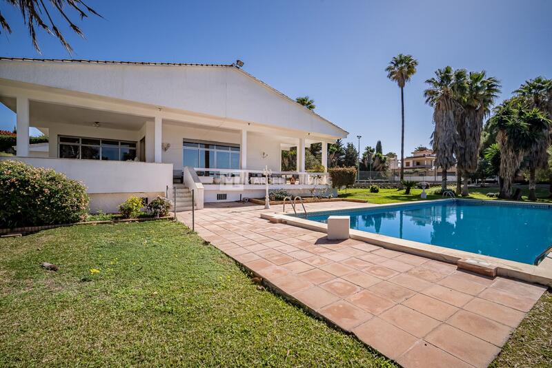7 bedroom Villa for sale