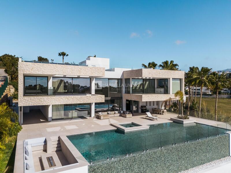 Villa til salgs i Benahavis, Málaga