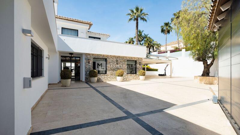 7 bedroom Villa for sale