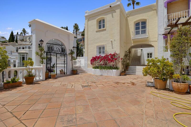 Townhouse for sale in Benahavis, Málaga