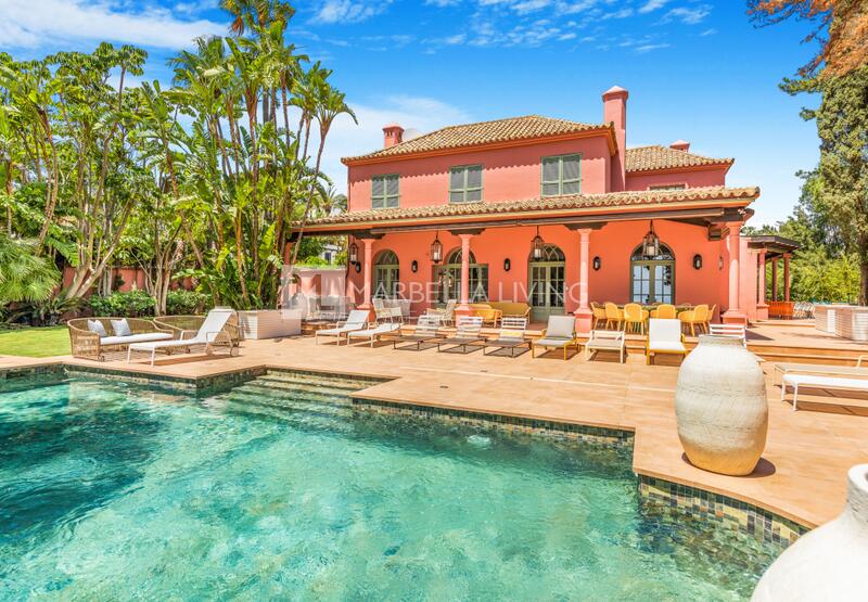 Villa for sale in Marbella del Este, Málaga