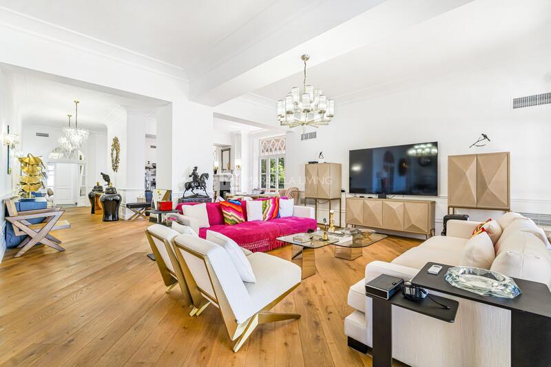 6 bedroom Villa for sale