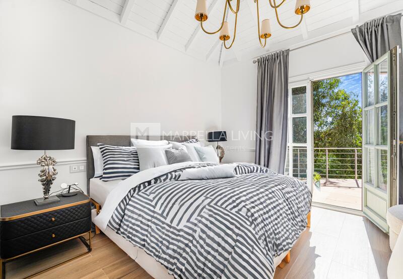 6 bedroom Villa for sale