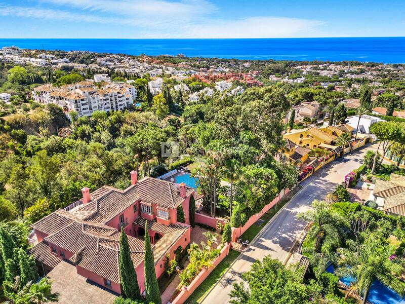6 bedroom Villa for sale