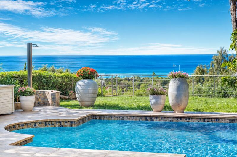 6 bedroom Villa for sale