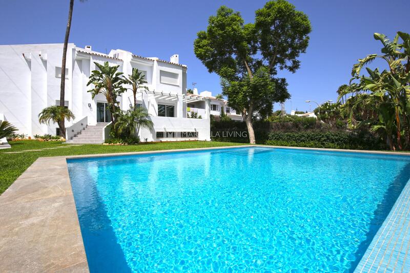 Townhouse for sale in Nueva Andalucia, Málaga