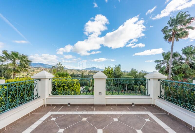 6 bedroom Villa for sale