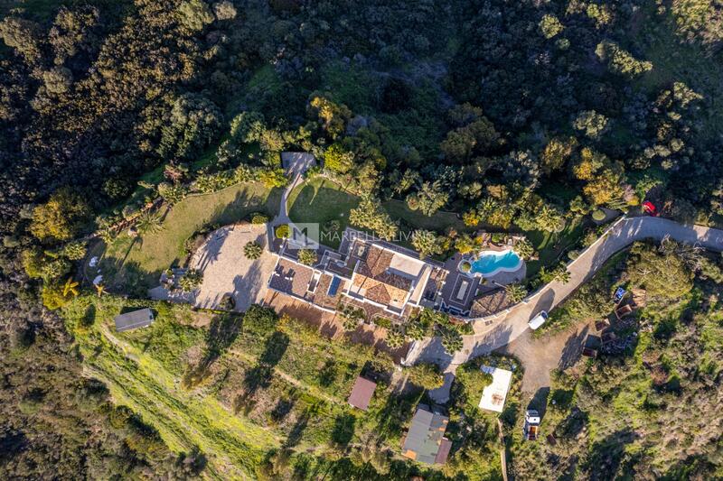 6 bedroom Villa for sale