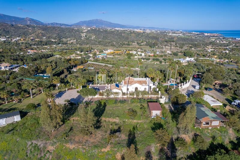 6 bedroom Villa for sale